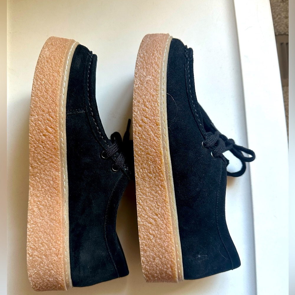 Hush Puppies Platform